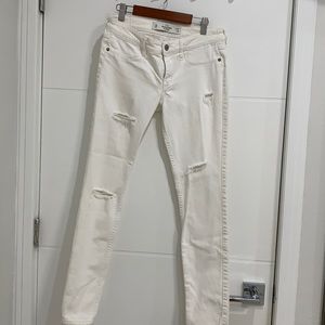 ABERCROMBIE WHITE JEANS